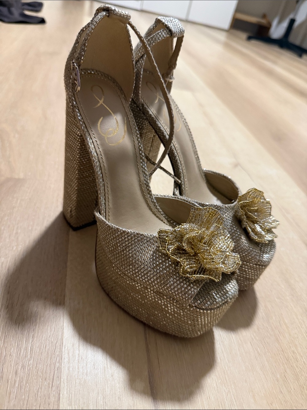 Sam Edelman Kori Flora Gold Heels 5.5